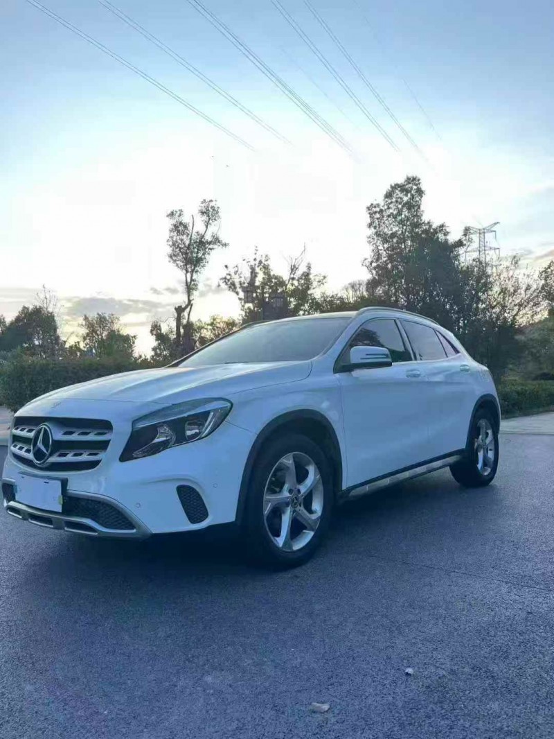 萍乡19年奔驰GLA3