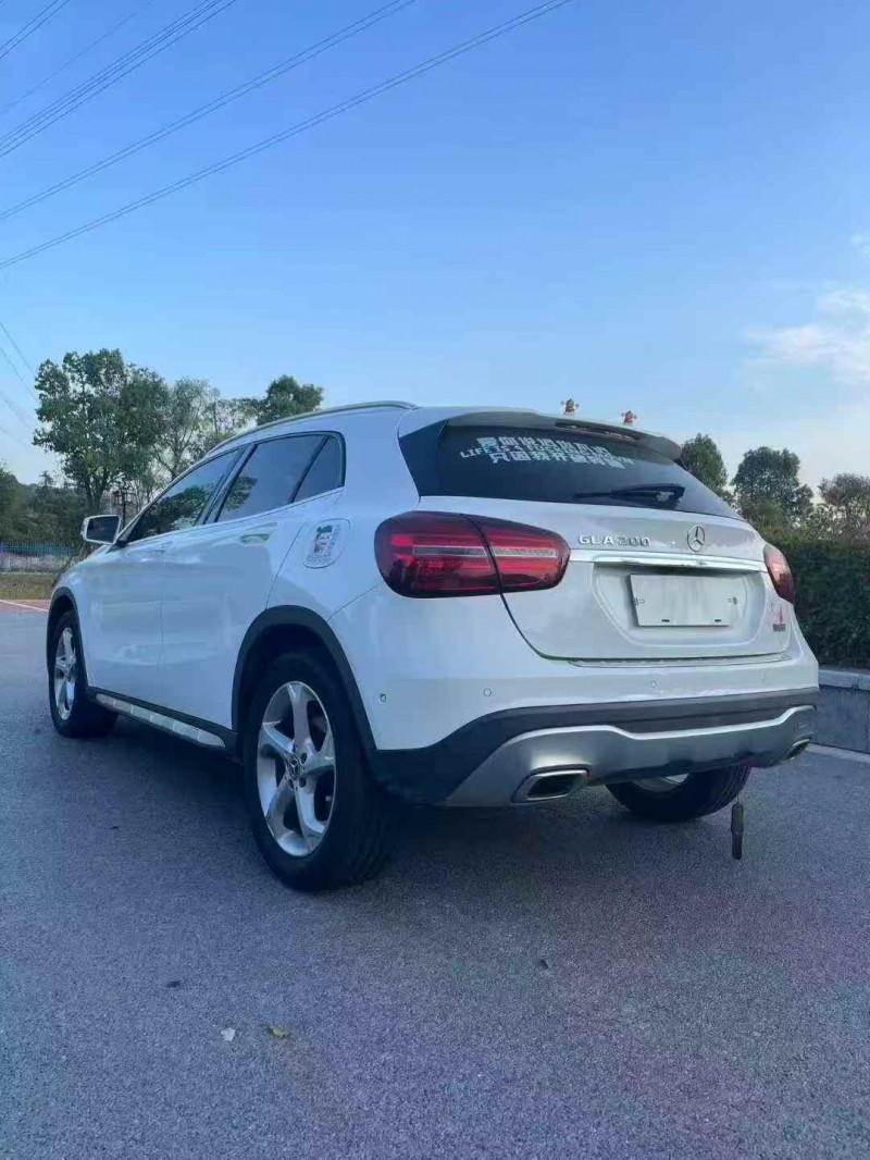 萍乡19年奔驰GLA7