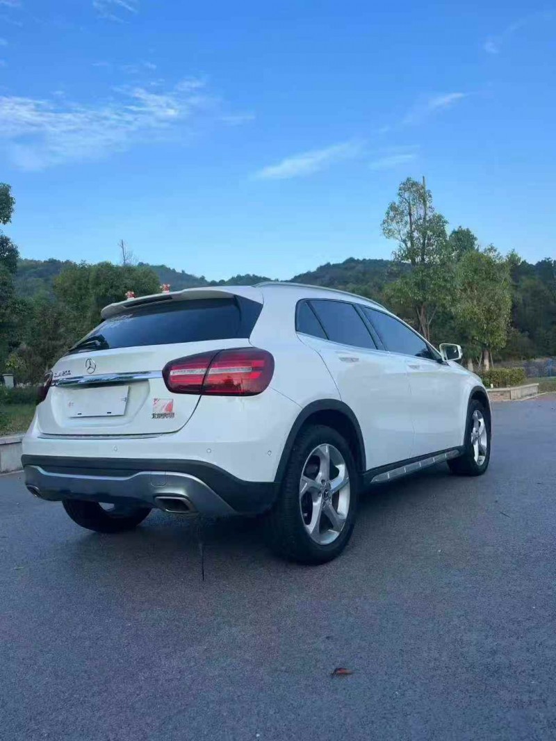 萍乡19年奔驰GLA8
