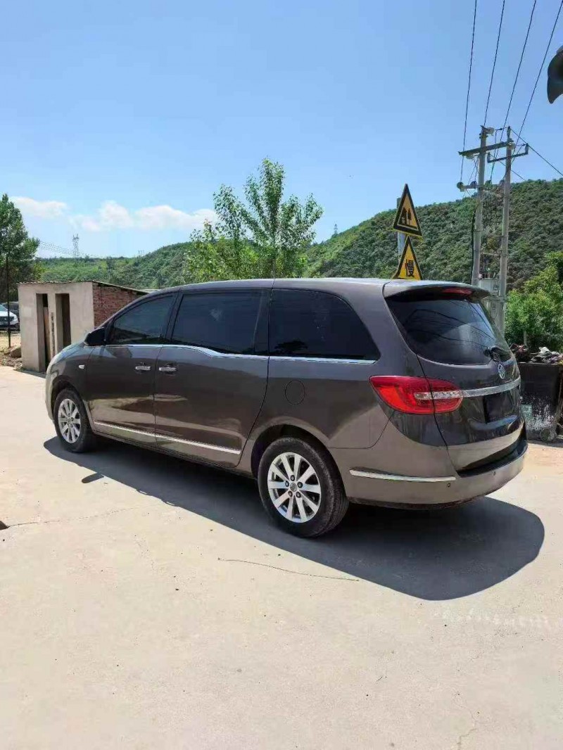 张家口17年别克GL87