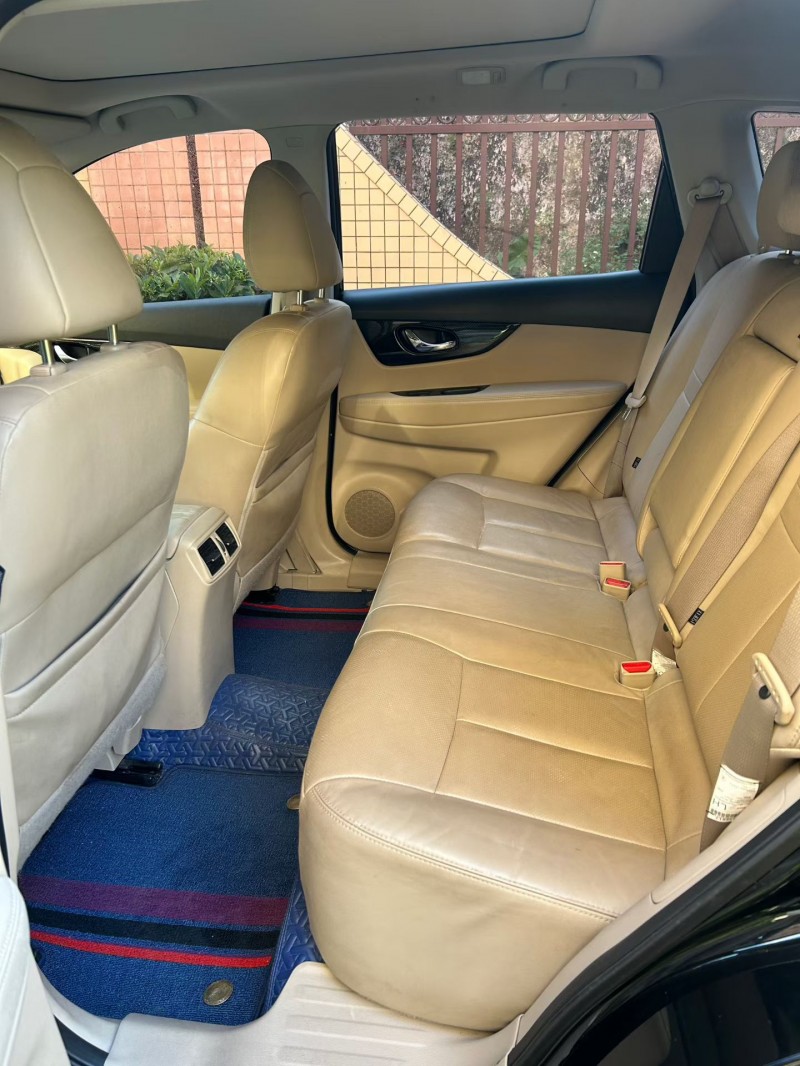 东莞19年日产奇骏3