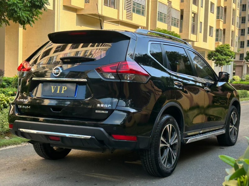 东莞19年日产奇骏5