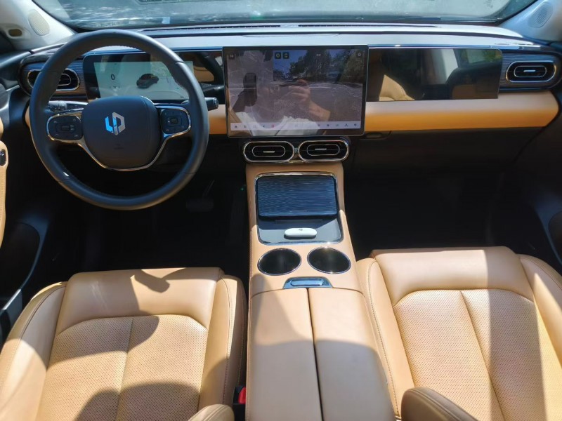 嘉兴24年零跑汽车C116