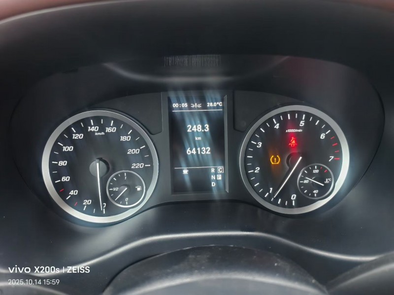 衢州21年奔驰威霆9