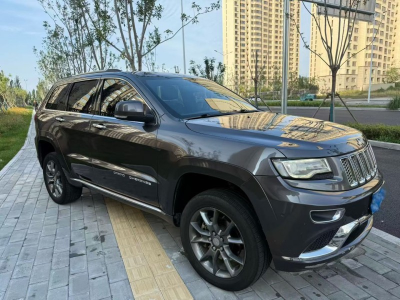 邢台14年Jeep大切诺基2