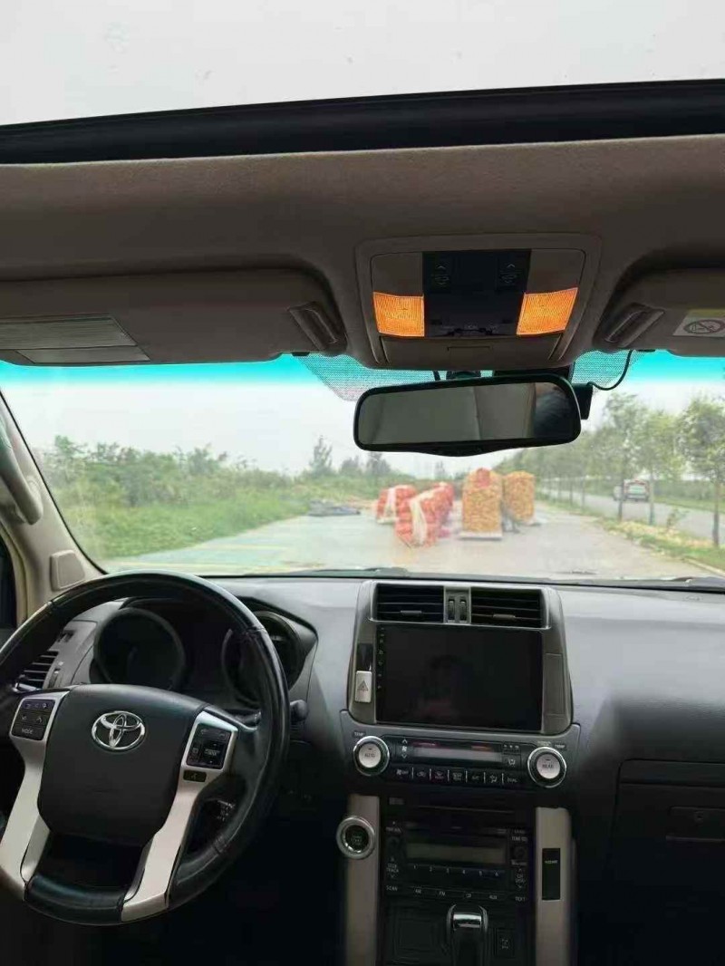 青岛13年丰田普拉多4