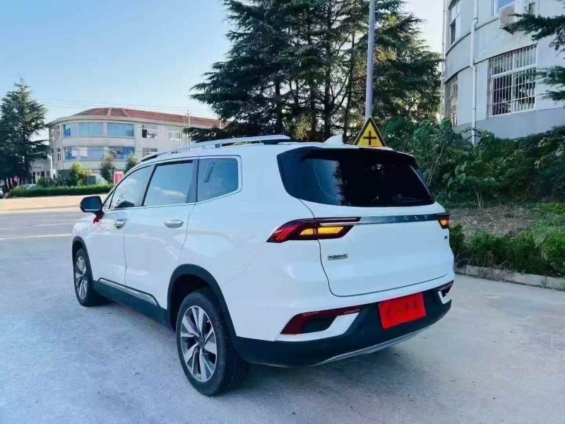 青岛21年吉利豪越8