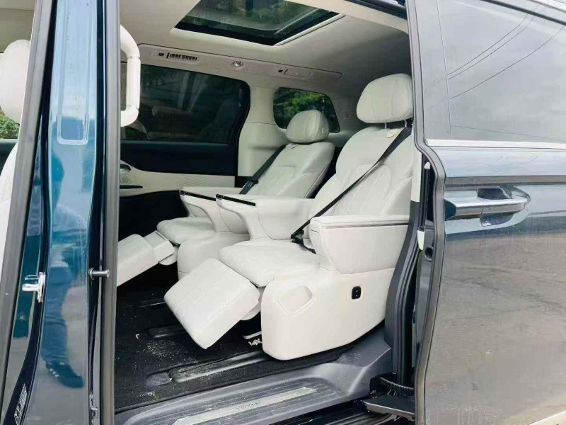 济宁25年岚图汽车梦想家5