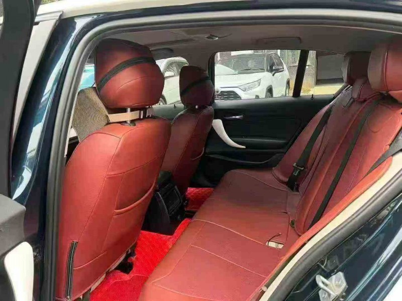 张家界15年宝马1系7