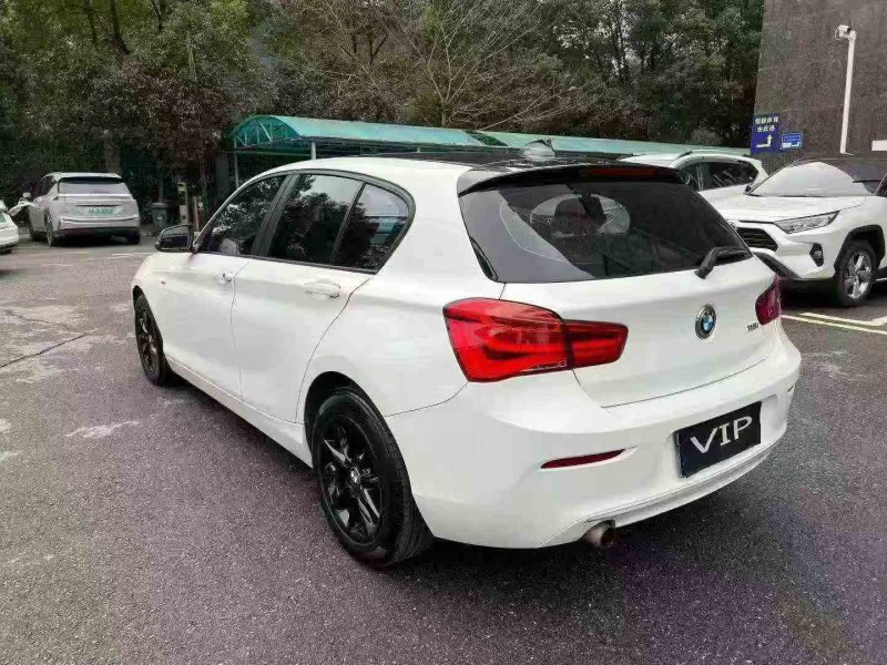 张家界15年宝马1系9