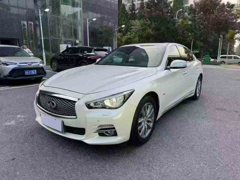 张家界15年英菲尼迪Q50L3