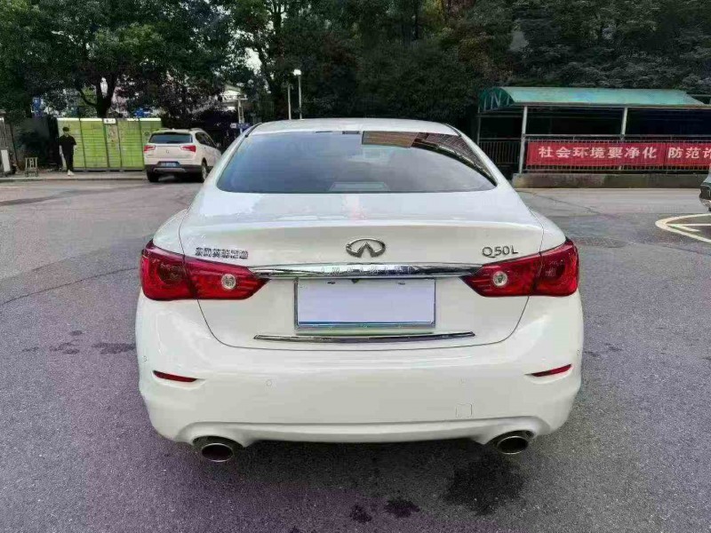 张家界15年英菲尼迪Q50L8