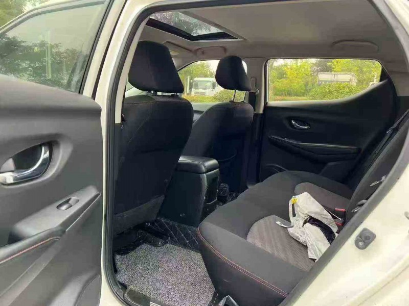 连云港16年日产蓝鸟5