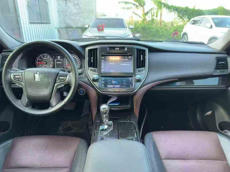 江门18年丰田皇冠8