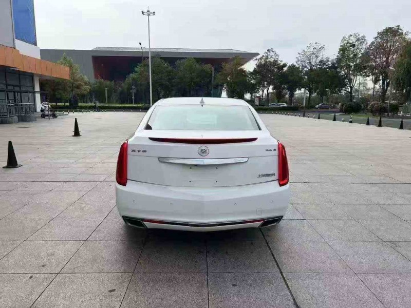 连云港15年凯迪拉克XTS8