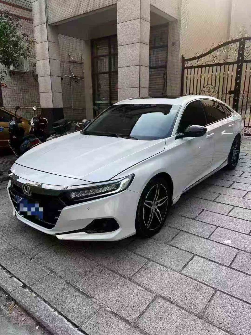 湛江22年本田雅阁3