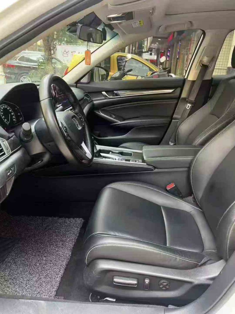 湛江22年本田雅阁6