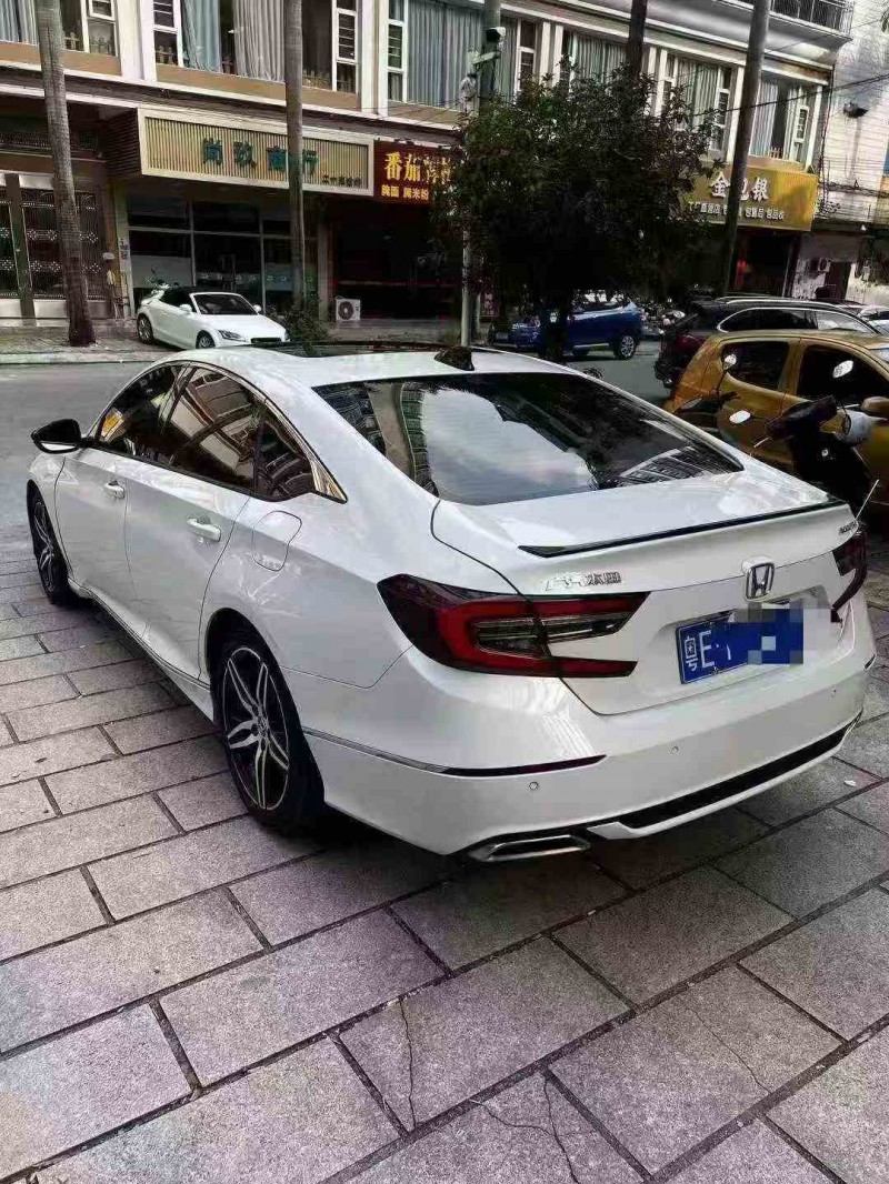 湛江22年本田雅阁8