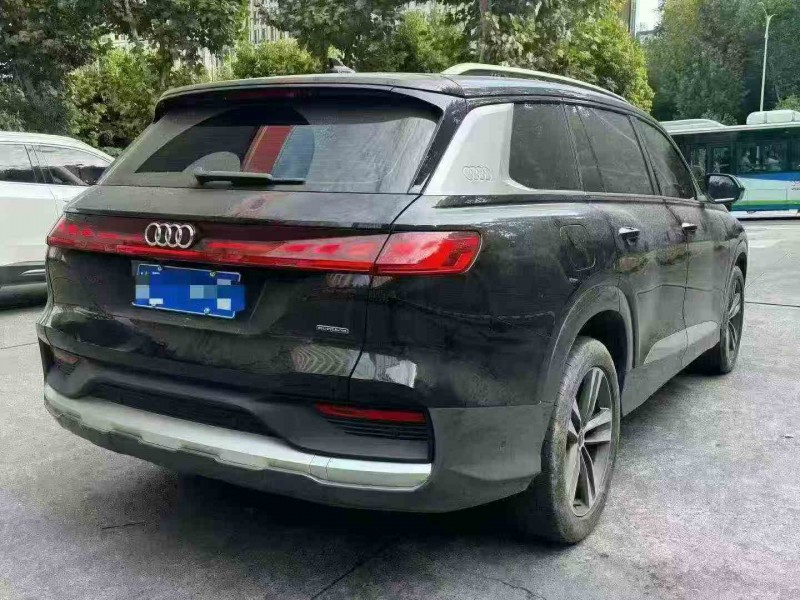 重庆21年奥迪Q68