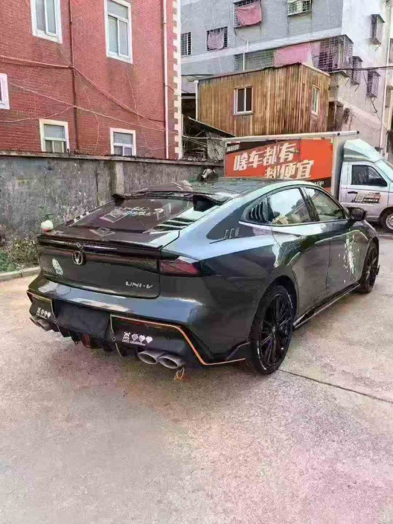 南平24年长安汽车UNI8