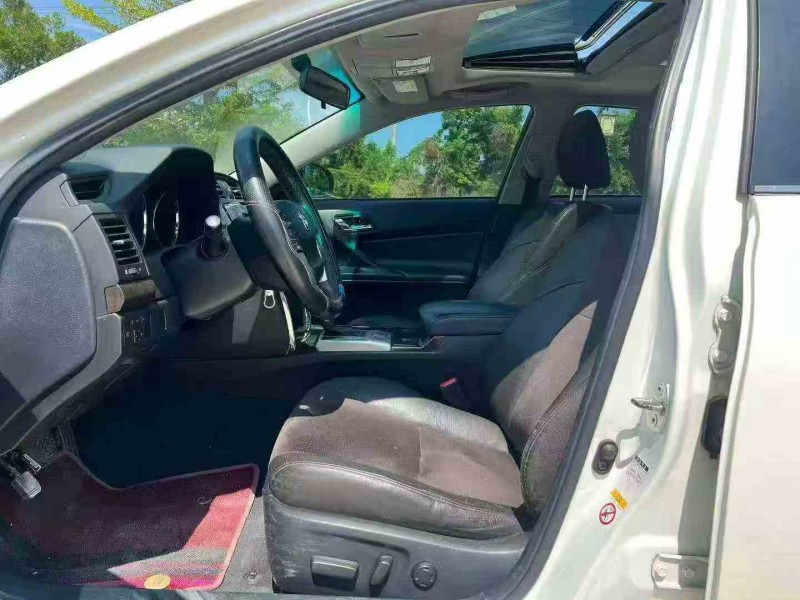 湛江16年丰田锐志4