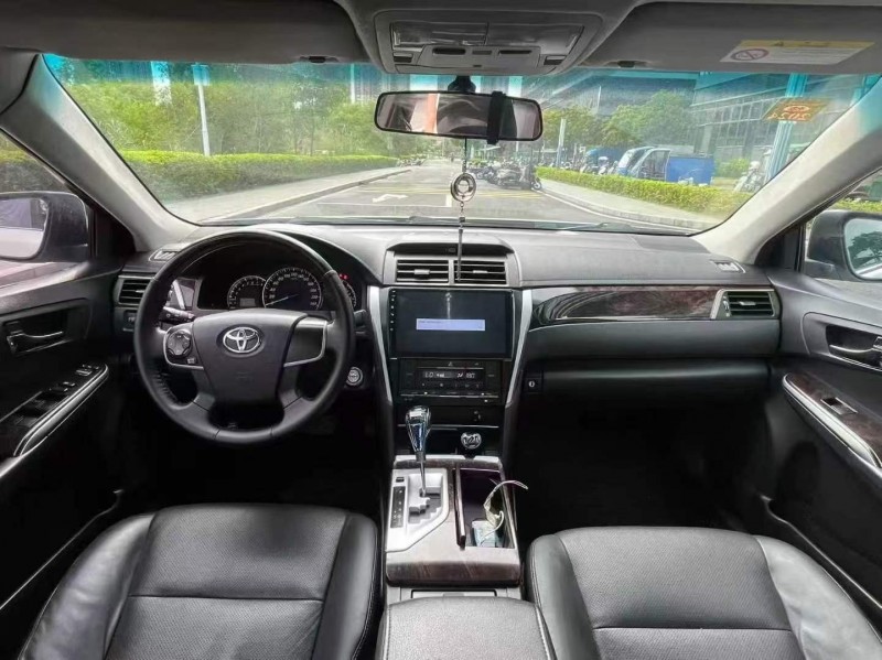 东莞16年丰田凯美瑞5