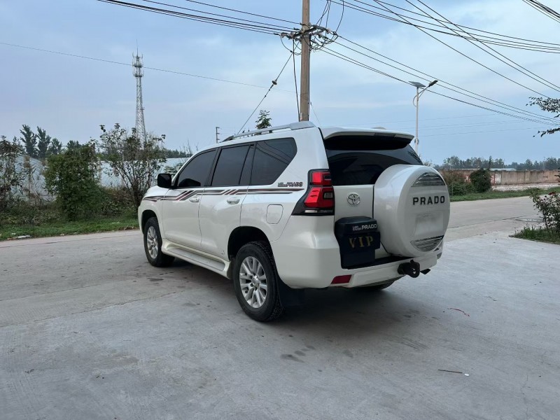 徐州17年丰田普拉多3