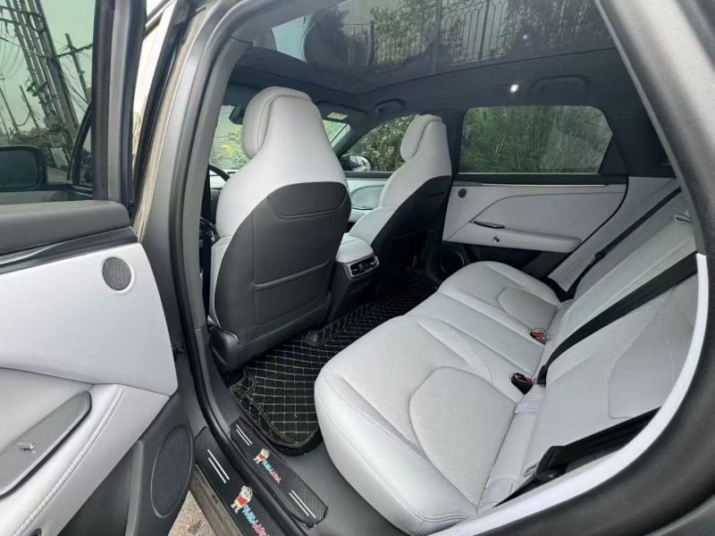 淄博24年极狐汽车阿尔法6