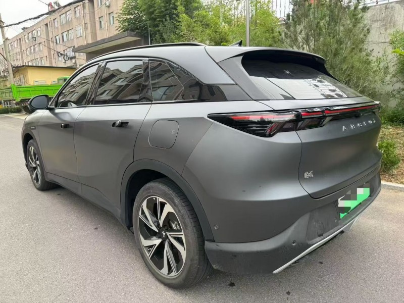 淄博24年极狐汽车阿尔法8