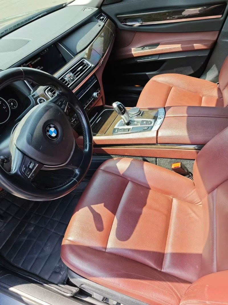 淄博15年宝马7系4