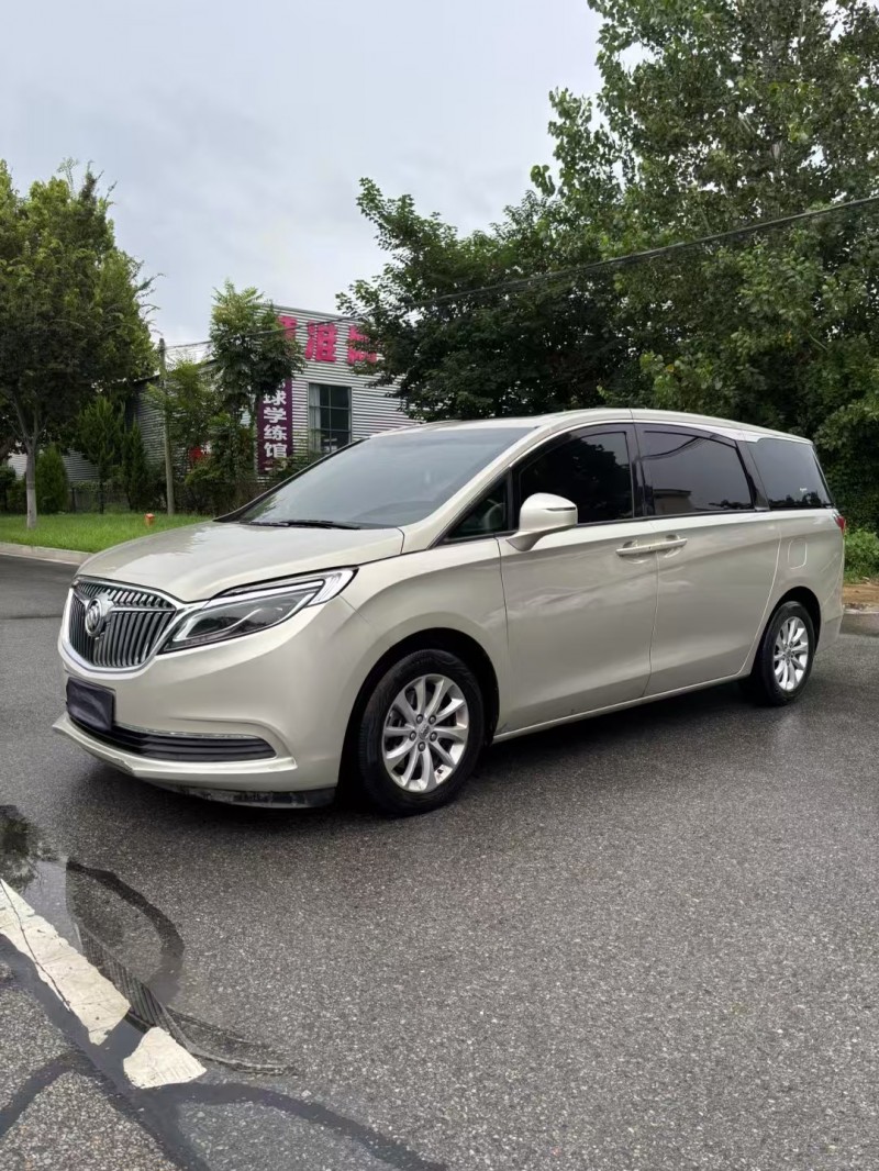 宿迁18年别克GL82