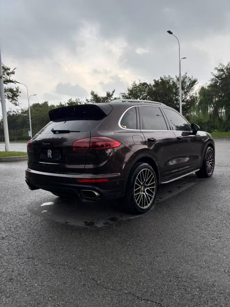 宿迁16年保时捷卡宴8