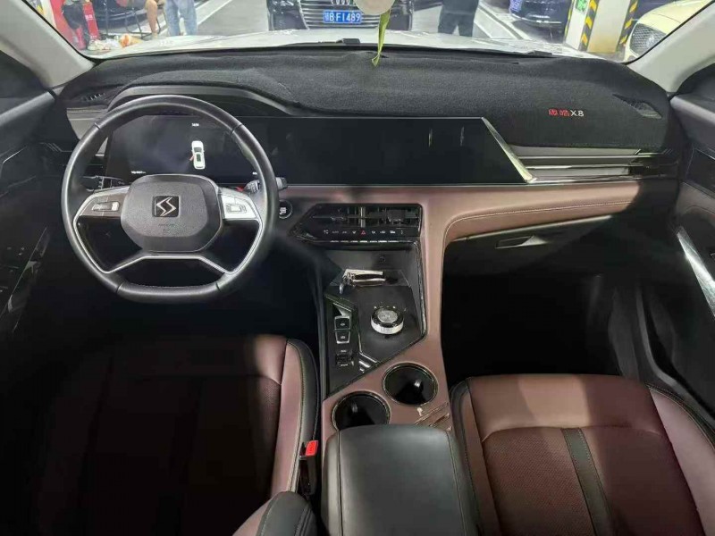 成都23年江淮思皓5