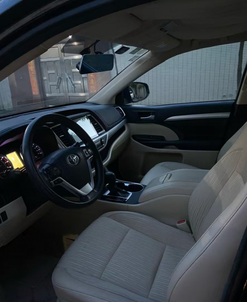 中山18年丰田汉兰达3