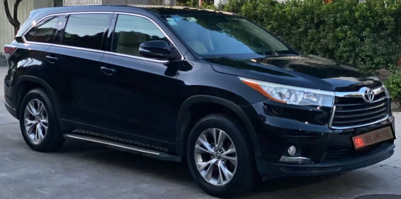 中山18年丰田汉兰达4