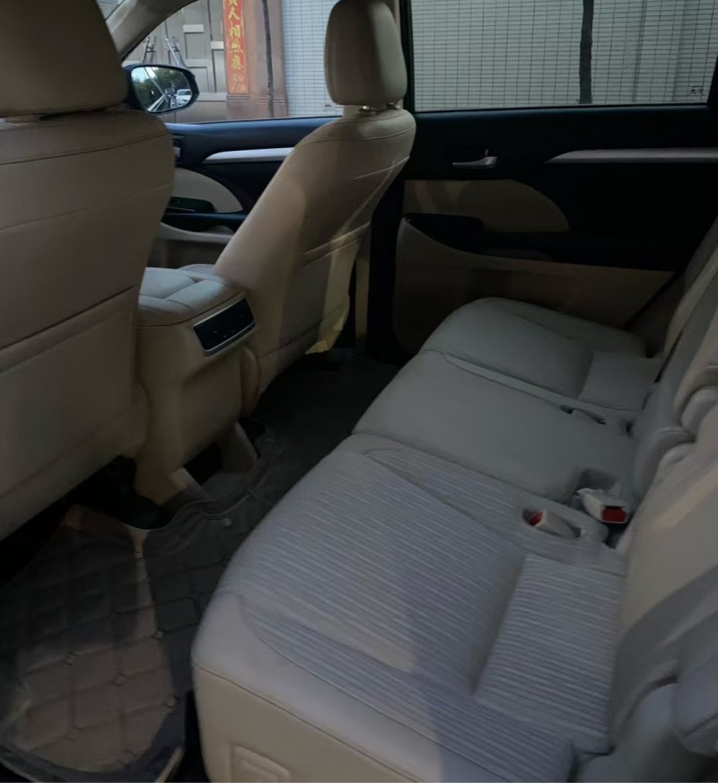 中山18年丰田汉兰达5