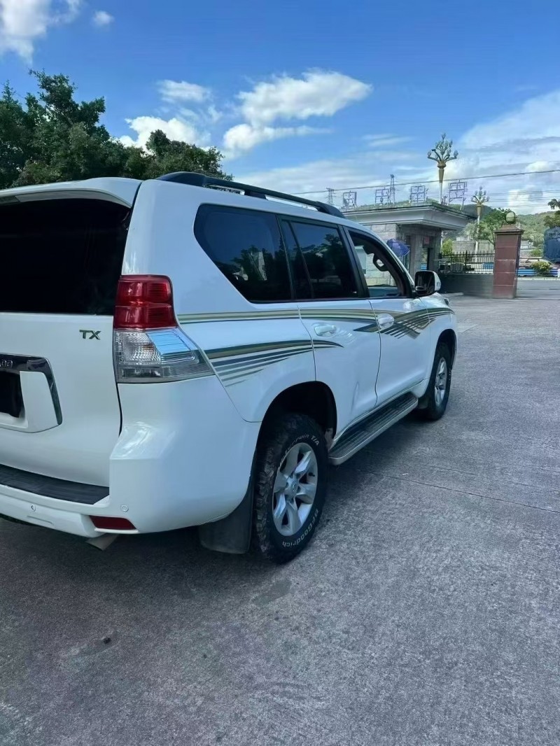 深圳13年丰田普拉多8