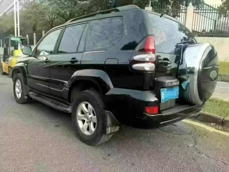 广州05年丰田普拉多8