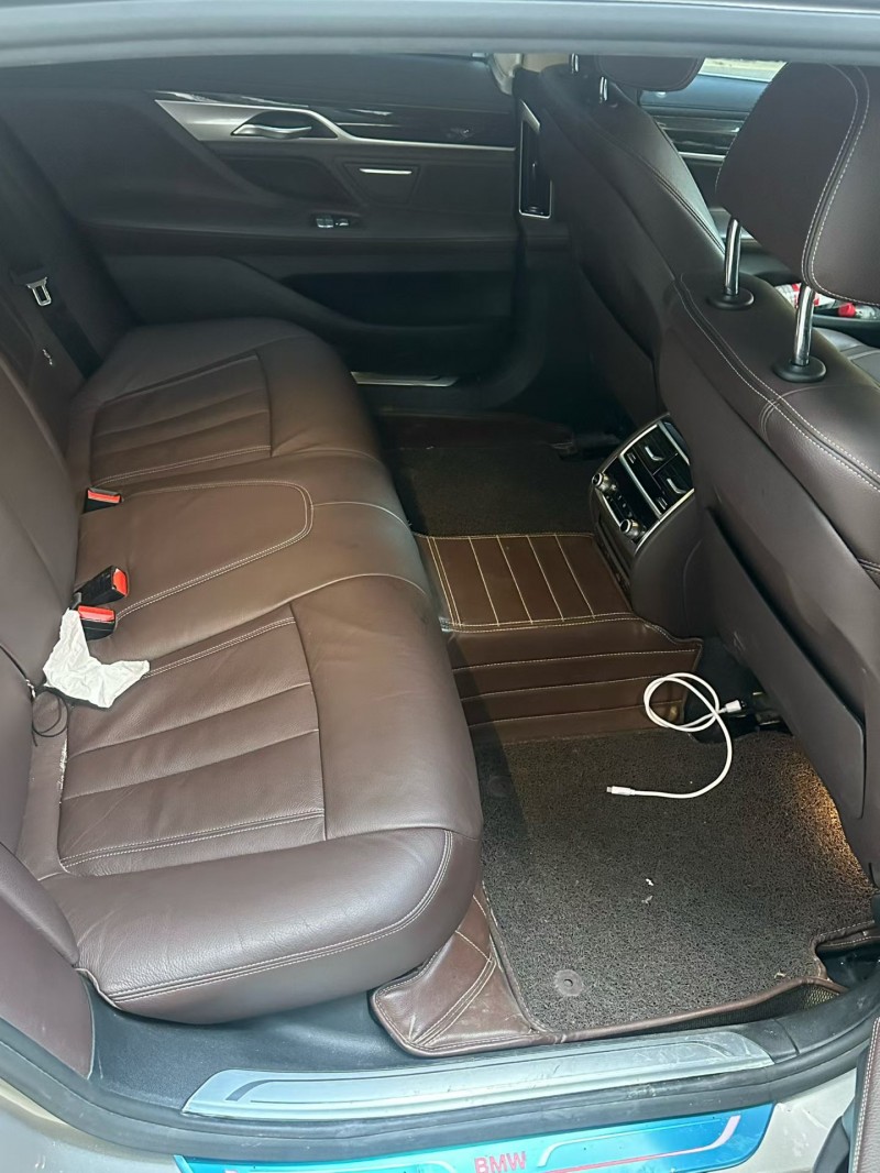 广州16年宝马7系4