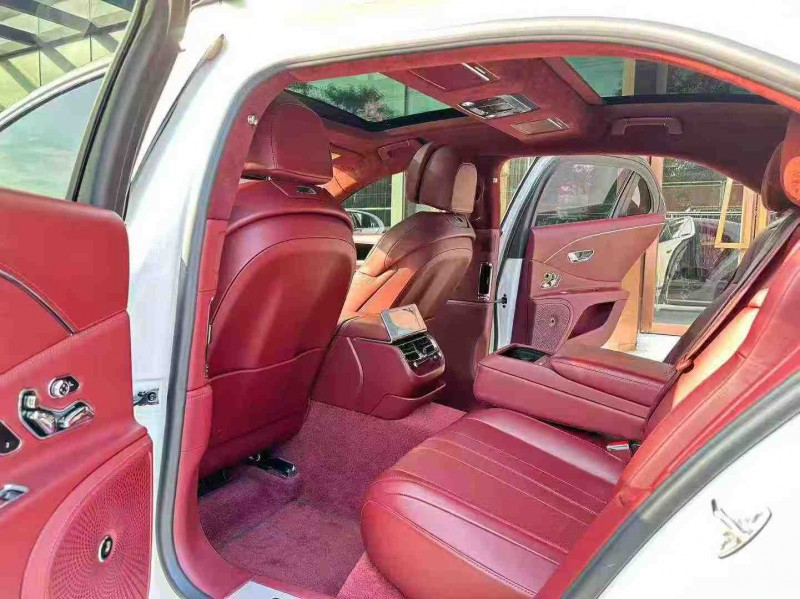 深圳22年宾利飞驰4