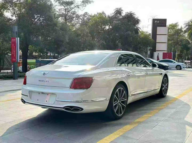 深圳22年宾利飞驰7