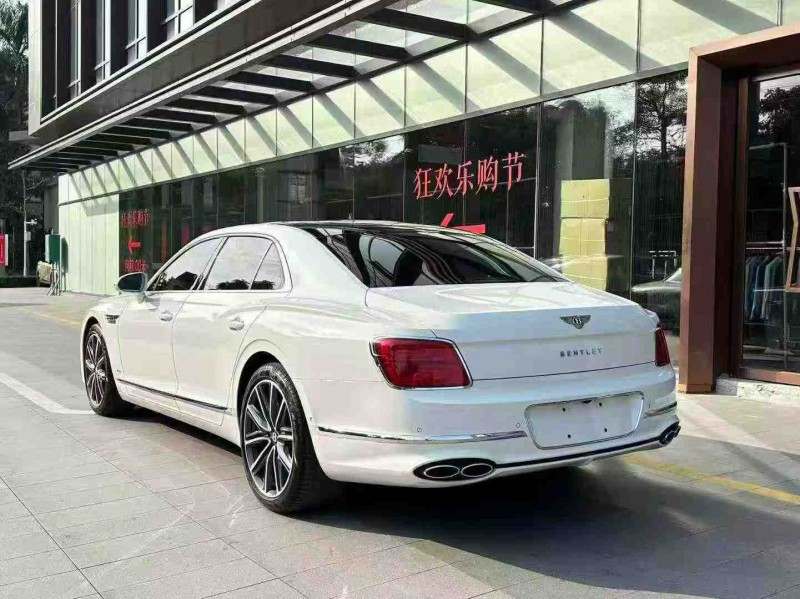 深圳22年宾利飞驰8