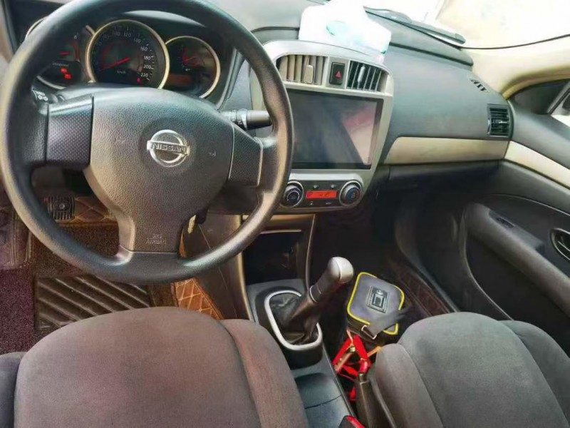 潍坊17年日产轩逸4