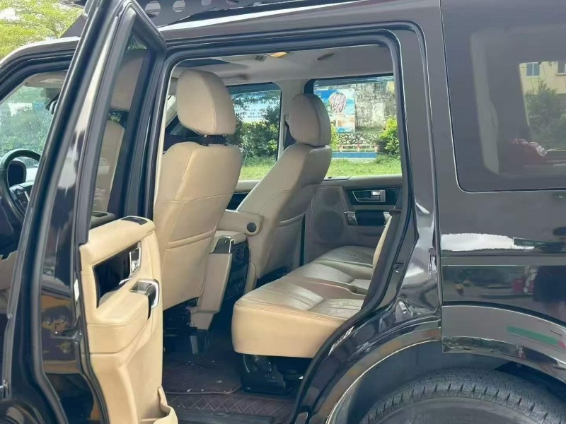 广州11年路虎发现6