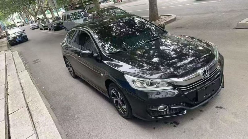 潍坊16年本田雅阁3