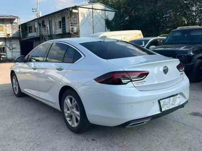 邵阳23年别克君威8