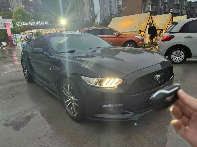 济宁17年福特野马2