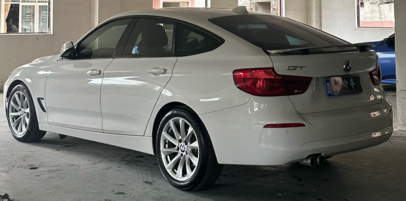 遵义17年宝马3系9