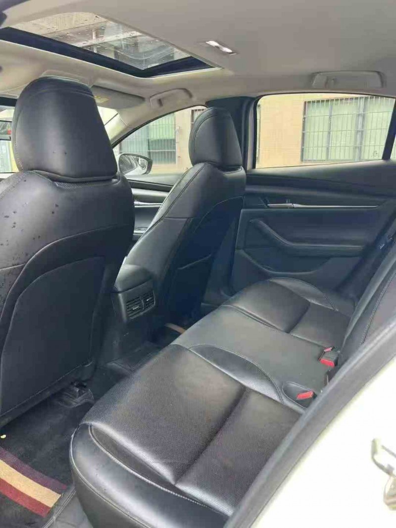 江门20年马自达昂克赛拉5