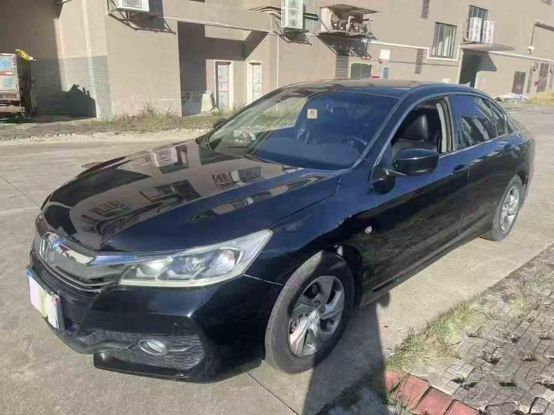 珠海16年本田雅阁2